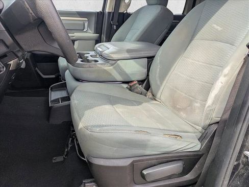 Used 2019 RAM 1500 Classic SLT image 15