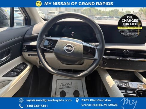 Used 2025 Nissan Murano SV AWD/4WD image 14