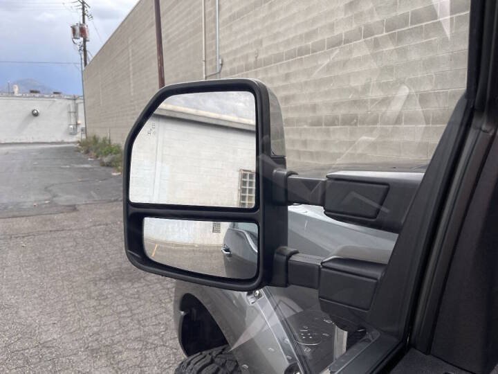 Used 2019 Ford F350 Platinum w/ Platinum Ultimate Package AWD/4WD image 17