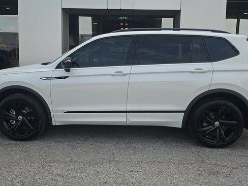 Used 2024 Volkswagen Tiguan SE R-Line FWD image 2