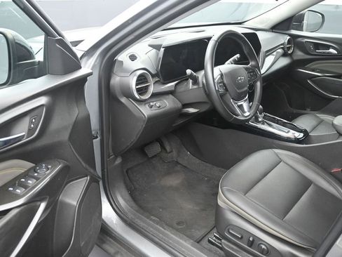 Used 2024 Chevrolet Trax ACTIV w/ Driver Confidence Package FWD image 10