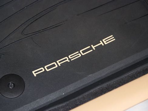 Used 2018 Porsche Panamera 4 image 30