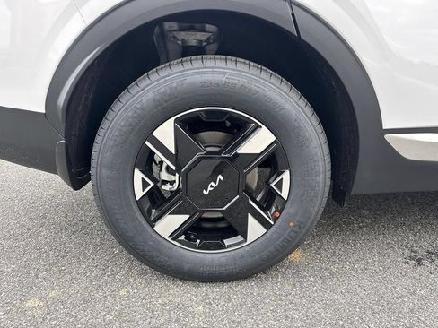 New 2026 Kia Sportage LX FWD image 17