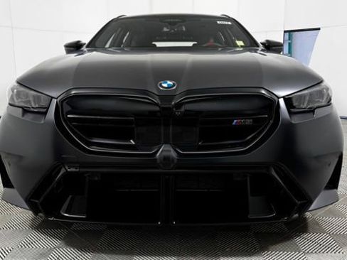 New 2026 BMW M5 Touring image 2