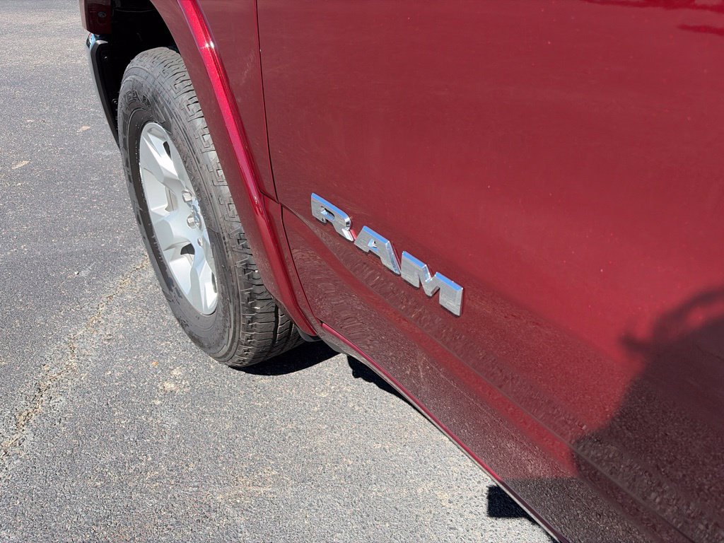 Used 2025 RAM 1500 Big Horn AWD/4WD image 40