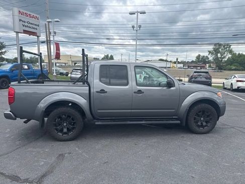 Used 2020 Nissan Frontier SV w/ Midnight Edition Floor Mats AWD/4WD image 8