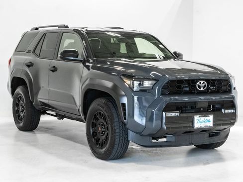 Used 2025 Toyota 4Runner TRD Off-Road Premium AWD/4WD image 6