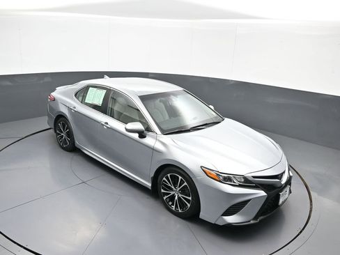 Certified 2020 Toyota Camry SE w/ Cold Weather Package AWD/4WD image 35