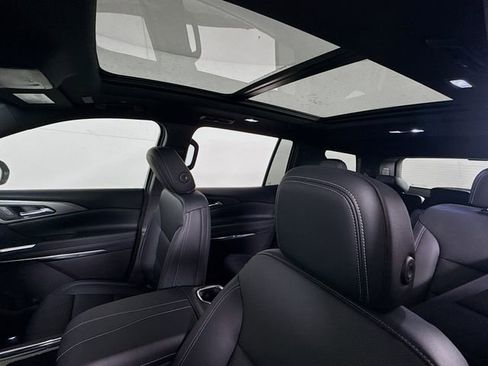 New 2026 Chevrolet Traverse LT image 23