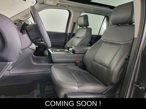 Used 2025 Ford Expedition Active image 13