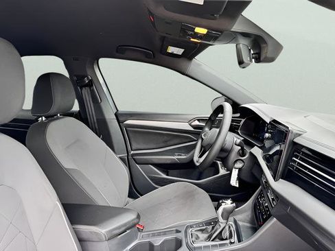 Used 2025 Volkswagen Jetta Sport FWD image 12