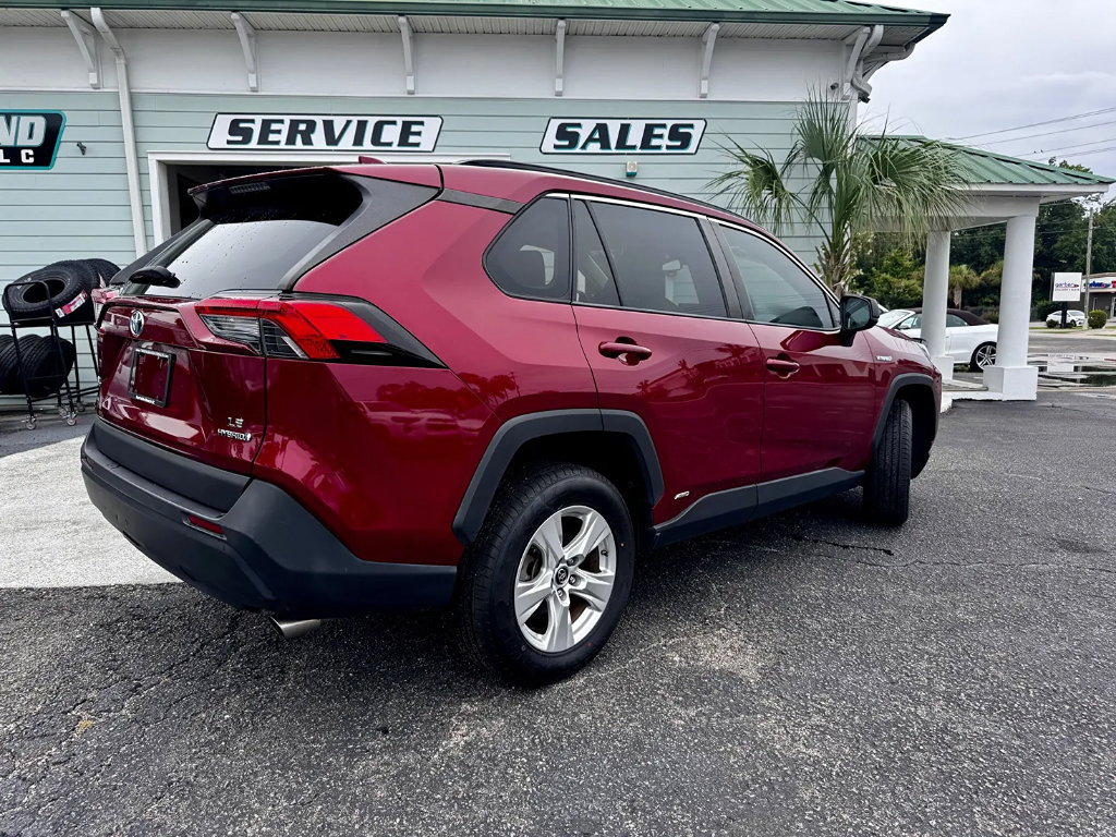 Used 2020 Toyota RAV4 LE AWD/4WD image 5