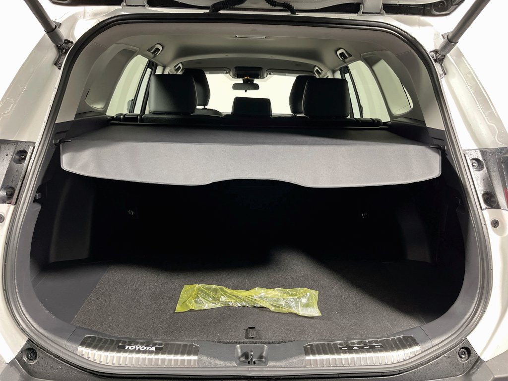 Used 2026 Toyota RAV4 XLE Premium FWD image 32