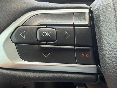 Used 2022 Jeep Compass Latitude FWD image 16
