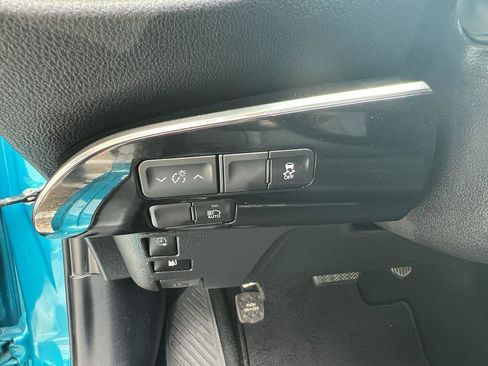Used 2019 Toyota Prius Prime Premium image 18