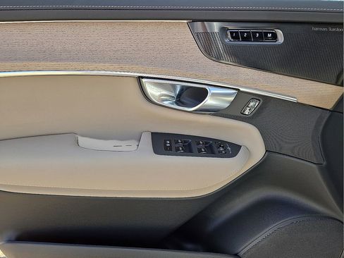 New 2026 Volvo XC90 B6 Ultra image 21