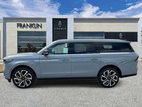 New 2026 Lincoln Navigator L Reserve AWD/4WD image 4