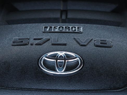 Used 2019 Toyota Tundra SR5 w/ TRD Off Road Package AWD/4WD image 40