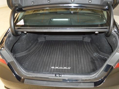 Used 2023 Toyota Camry SE image 13