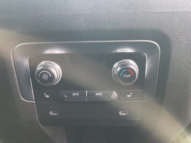 Used 2021 GMC Yukon Denali w/ Denali Premium Package AWD/4WD image 24