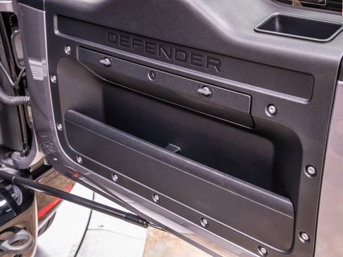 Used 2023 Land Rover Defender 90 X image 40