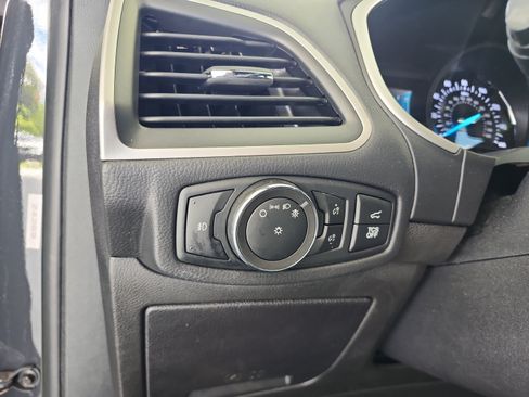 Used 2021 Ford Edge ST-Line FWD image 13