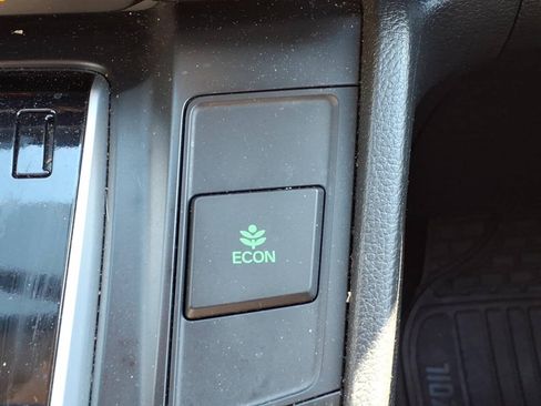 Used 2017 Honda CR-V LX image 17