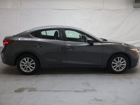 Used 2017 MAZDA MAZDA3 Sport w/ Preferred Equipment Package FWD image 8