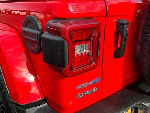 Used 2021 Jeep Wrangler Unlimited Sahara w/ Cold Weather Group AWD/4WD image 23