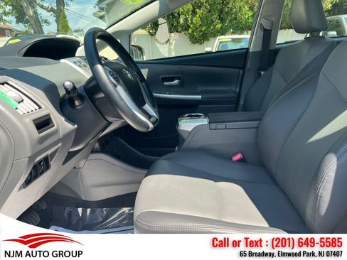 Used 2014 Toyota Prius V Five FWD image 19