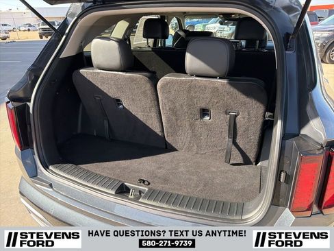 Used 2021 Kia Sorento S image 35