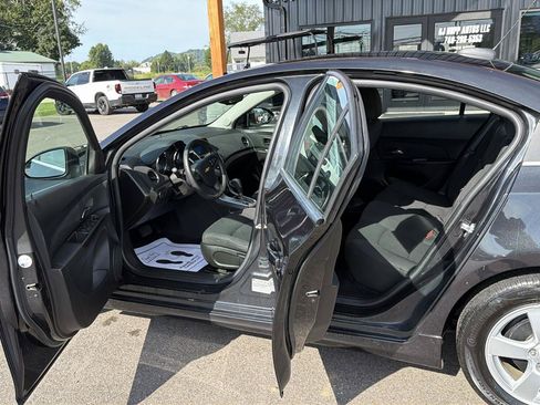 Used 2016 Chevrolet Cruze LT w/ RS Package FWD image 7