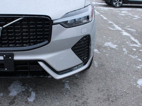 Used 2025 Volvo XC60 B5 Plus image 38