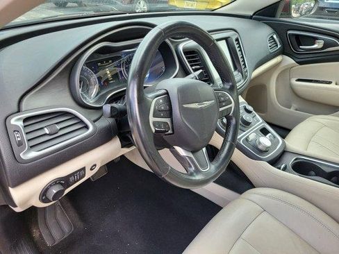Used 2017 Chrysler 200 Limited Platinum image 18