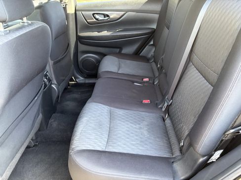 Used 2019 Nissan Rogue SV w/ Sun & Sound Touring Package AWD/4WD image 15