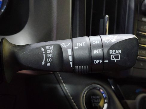 Used 2017 Toyota RAV4 Limited AWD/4WD image 19