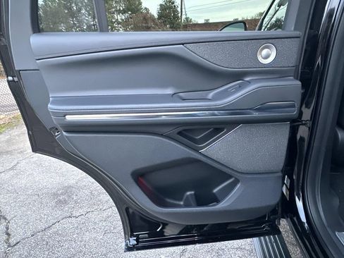 New 2025 Lincoln Navigator Reserve w/ Jet Appearance Package image 25