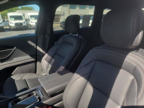 New 2025 Lincoln Nautilus Premier w/ Jet Appearance Package image 17