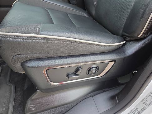 Used 2025 RAM 1500 Limited AWD/4WD image 14