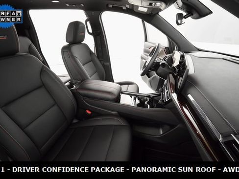 Used 2025 Chevrolet Traverse Z71 w/ Driver Confidence Package image 11