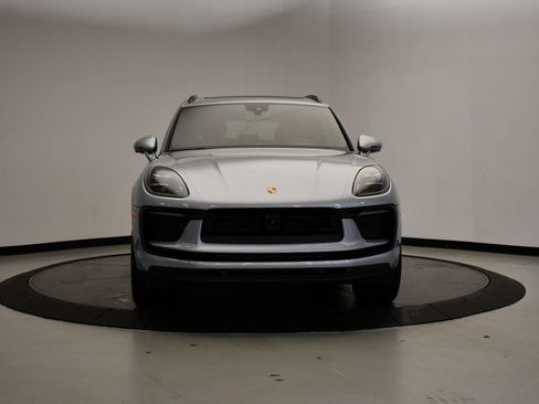 Certified 2026 Porsche Macan AWD/4WD image 10