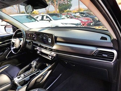 Used 2024 Kia Telluride LX image 10