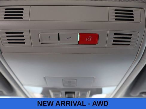 Used 2022 Volkswagen Taos SEL w/ Panoramic Sunroof Package AWD/4WD image 11