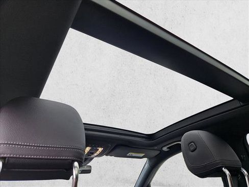 Used 2024 Mercedes-Benz GLE 350 4MATIC image 16