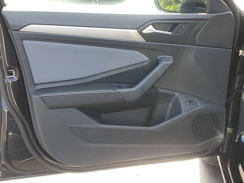 New 2025 Volkswagen Jetta SE image 8