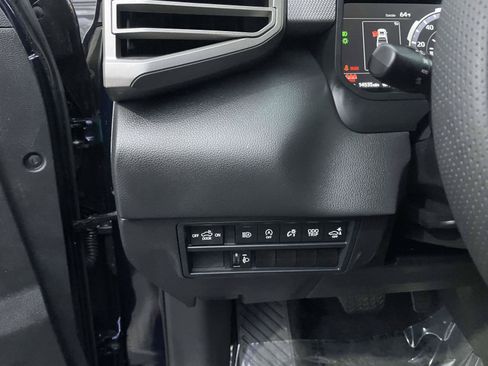 Used 2025 Toyota Tundra Limited AWD/4WD image 25