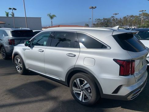 Certified 2023 Kia Sorento SX Prestige AWD/4WD image 9