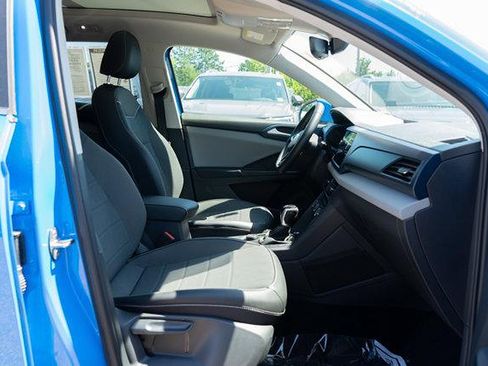 Certified 2023 Volkswagen Taos SE w/ Panoramic Sunroof Package AWD/4WD image 10