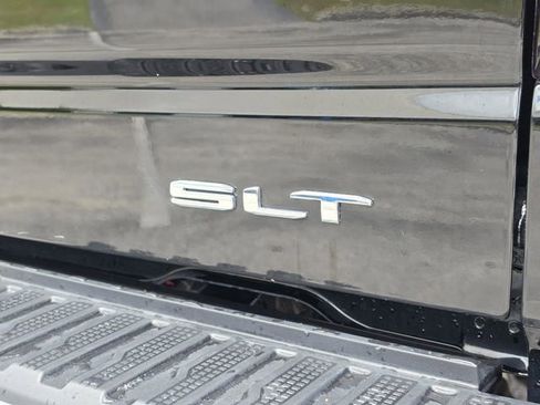 Used 2026 GMC Sierra 1500 SLT RWD image 12