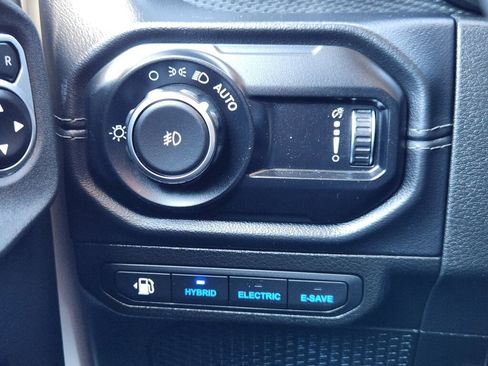 Used 2024 Jeep Wrangler Unlimited Rubicon 4xe AWD/4WD image 17